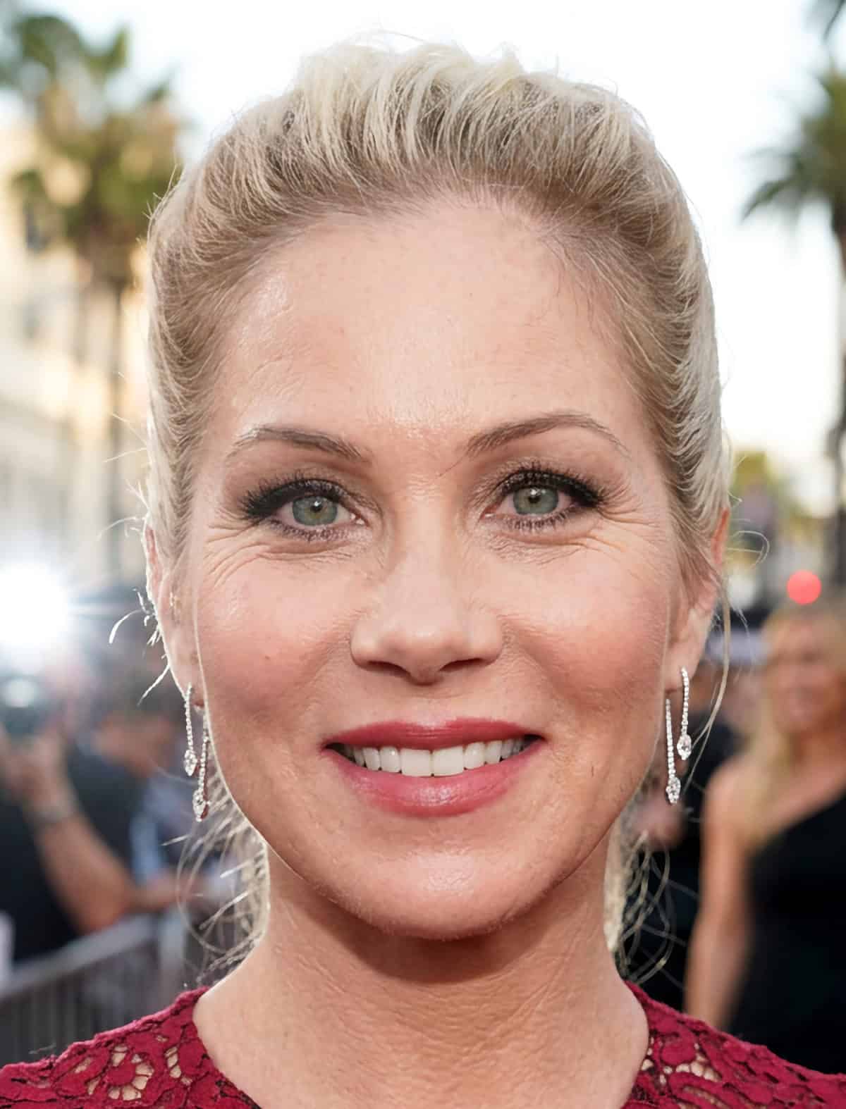 Christina Applegate headshot