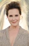 Elizabeth Perkins photo
