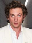 Jeremy Allen White headshot