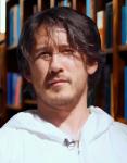 Mark Fischbach headshot