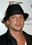 Simon Rex headshot